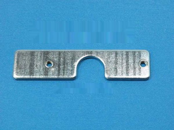 67000633 КРЕПЕЖ ДВЕРИ HINGE PLATE LOWER WHITE зам. 7967000633